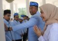SAPA KAFILAH - Ketua LPTQ Kabupaten Serang Budi Haryadi, saat menyapa kafilah, bersama Bupati Serang Ratu Rahmatuzakiyah, belum lama ini. (ISTIMEWA)