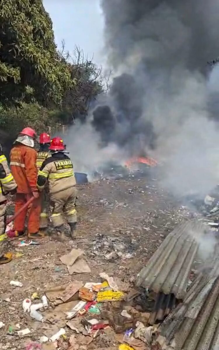 Lapak Limbah Terbakar, Rumah Ikut Hangus di Sepatan Timur Tangerang
