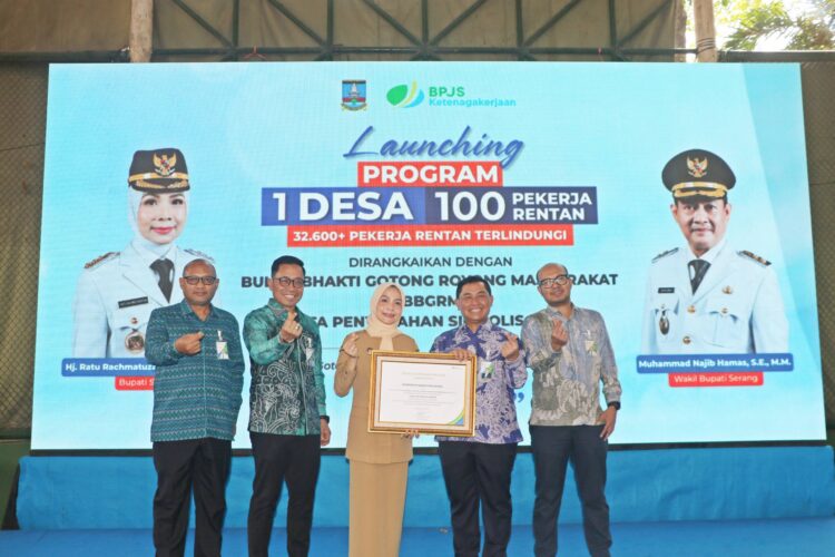 PELUNCURAN - Pemkab Serang dan BPJS Ketenagakerjaan, meluncurkan program 1 Desa 100 Pekerja Rentan, untuk diberikan perlindungan jaminan sosial ketenagakerjaan, Selasa (14/7/2026). (ISTIMEWA)