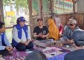BERKUNJUNG - Ketua DPD Himpunan Nelayan Seluruh Indonesia (HNSI) Provinsi Banten, Neneng Sri Hastuti Handayani, mendatangi pangkalan nelayan di Kampung Lumalang Kaliasin, Kecamatan Bojonegara, Kabupaten Serang, Sabtu (18/7/2026). (ISTIMEWA)