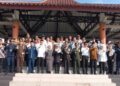 FOTO BERSAMA - Bupati Pandeglang Raden Dewi Setiani, Wabup Pandeglang Iing Andri Supriadi, bersama jajaran pejabat Forkopimda,foto bersama usai mengikuti upacara Hari Bhayangkara Ke-80, Rabu (1/7/2026). (ISTIMEWA)