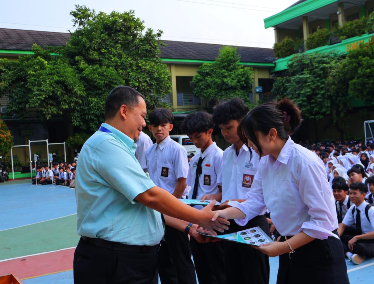 Mengawali KBM, Siswa SMK Pustek Lakukan Deklarasi dan Komitmen Bersama Peraturan Sekolah
