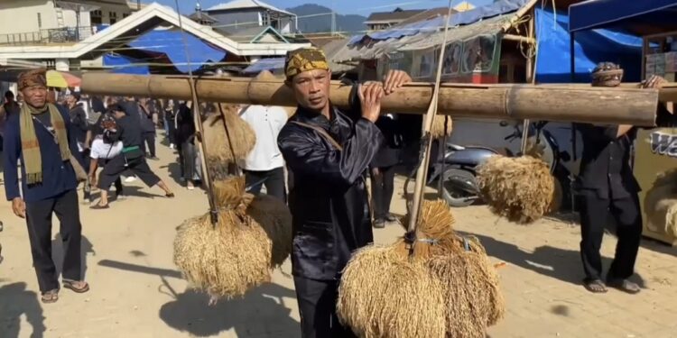 Merawat Warisan Leluhur, 341 Tahun Kasepuhan Cisitu Lebak Menjaga Hasil Bumi