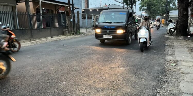 Akhirnya, Jalan Iskandar Muda Neglasari Kota Tangerang Diperbaiki