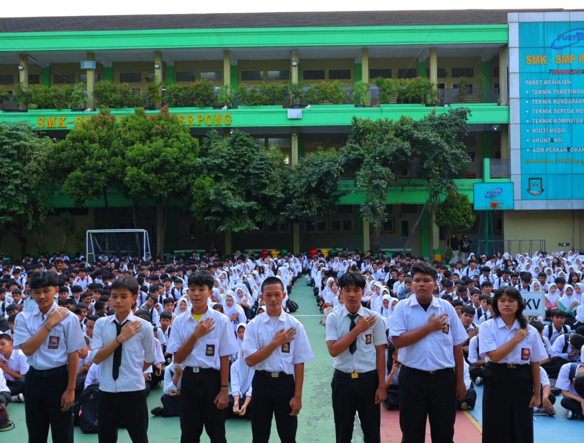 Mengawali KBM, Siswa SMK Pustek Lakukan Deklarasi dan Komitmen Bersama Peraturan Sekolah