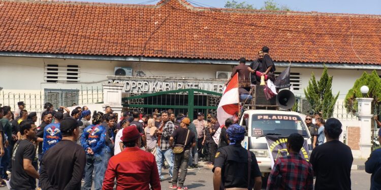Massa Tuntut Kasus Penculik Aktivis Lebak Diusut Tuntas